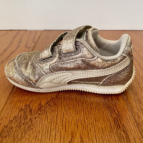 Puma | gold glitter sneakers. - Picture 2 of 7